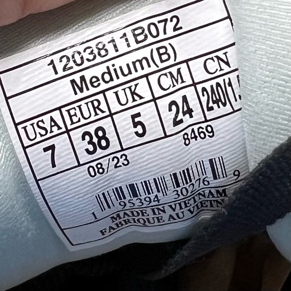 Brooks Adrenaline GTS 23 Running Shoes in Black Light Blue Purple - Picture 9 of 9